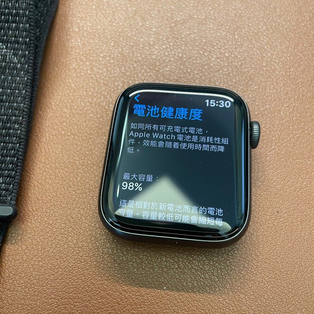 Apple Watch ３ シルバーアルミニウム 42mm 最大容量98%