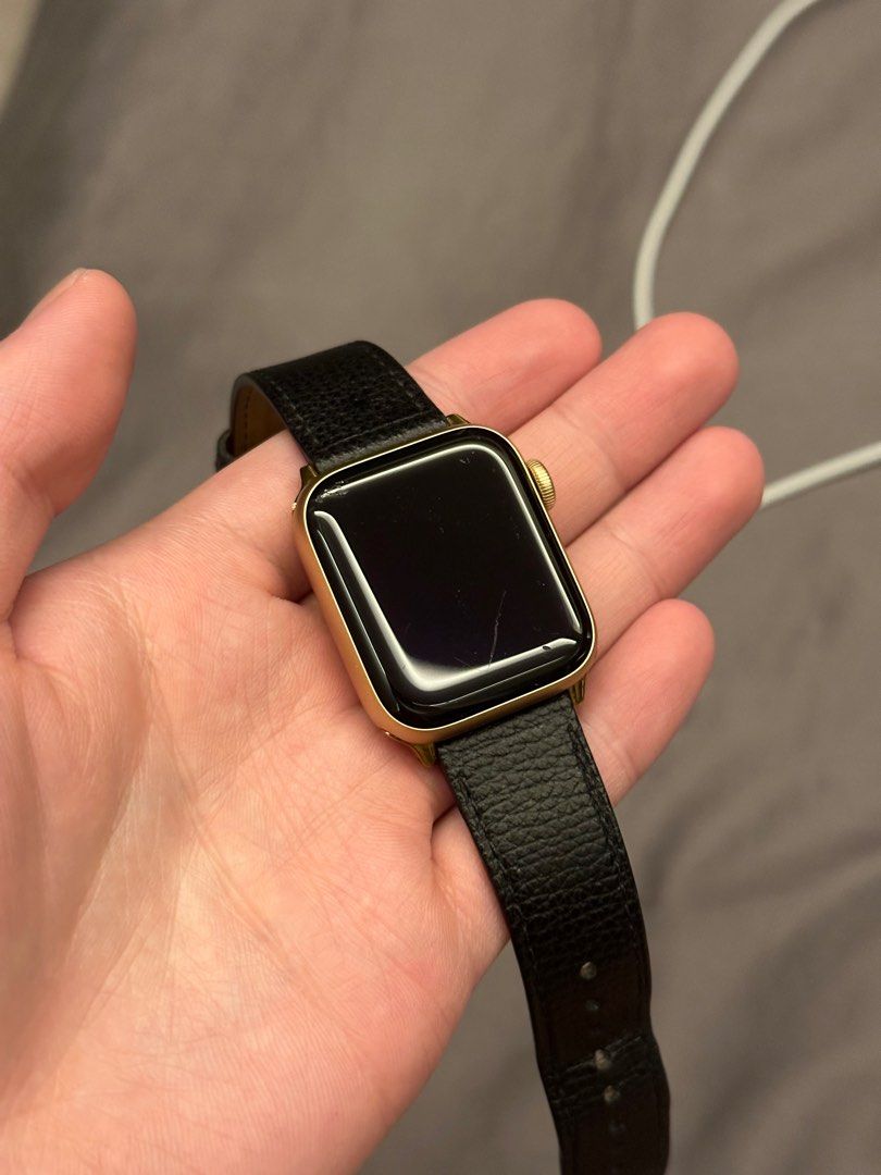 Apple Watch Series 6 40mm GPS only With Casetify Leather Strap