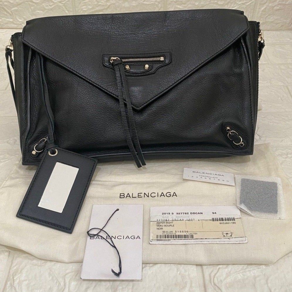 Balenciaga Slingbag, Barang Mewah, Tas & Dompet di Carousell