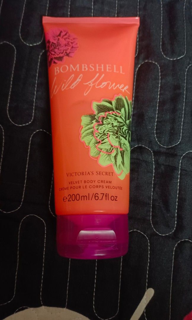 Bombshell wild flower velvet body sale cream