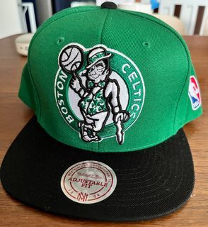 Authentic Mitchell & Ness CHICAGO BULLS cap, Men's Fashion, Watches &  Accessories, Caps & Hats on Carousell