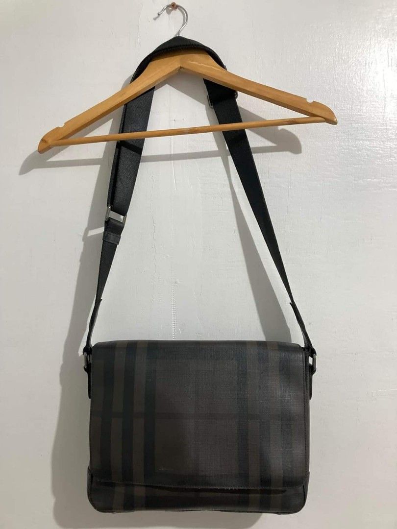 Mens burberry messenger bag on sale