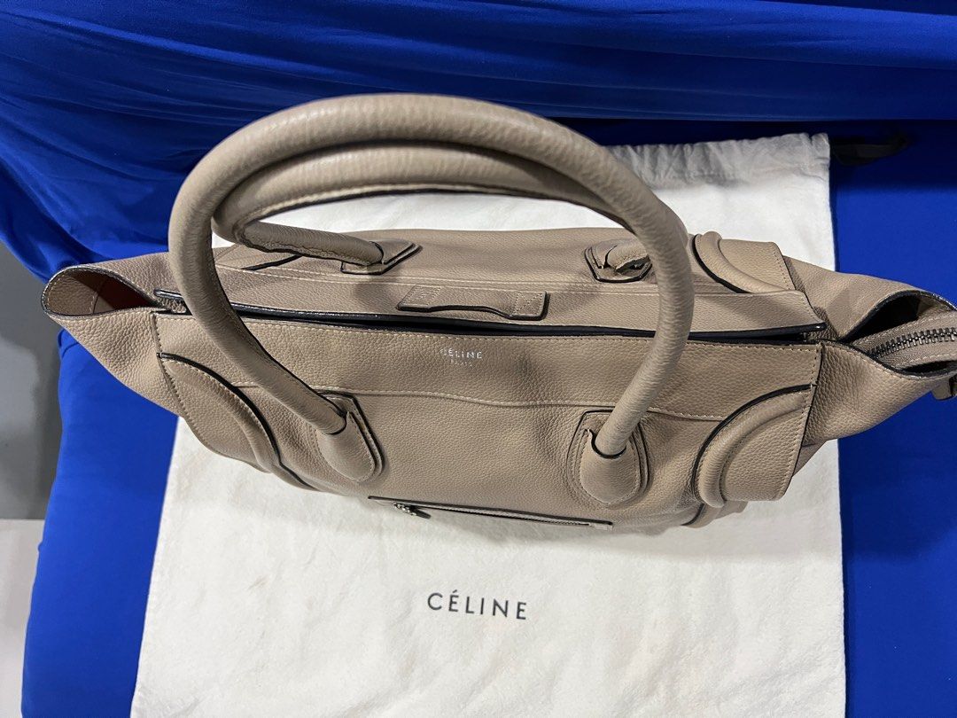 Celine Phantom in Sand (Category: Luxury Bags & Wallets) located in Quezon City. Submitted by jumpystreet (Listing ID 1256738104, Image 3). Description: Celine Phantom Sand Color with cards and dustbag .
