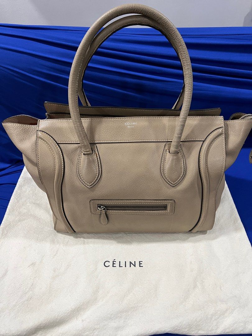 Celine Phantom in Sand (Category: Luxury Bags & Wallets) located in Quezon City. Submitted by jumpystreet (Listing ID 1256738104, Image 1). Description: Celine Phantom Sand Color with cards and dustbag .