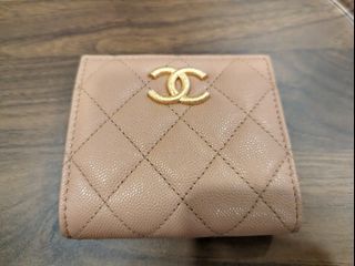 delete CHANEL 22C ECRU CAVIAR SMALL VANITY CASE LGHW