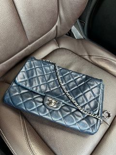 CHANEL Caviar Quilted Enamel Coco Casino Flap Phone Holder With