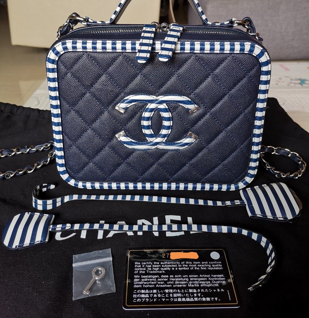 Chanel 22 White Medium, Luxury, Bags & Wallets on Carousell