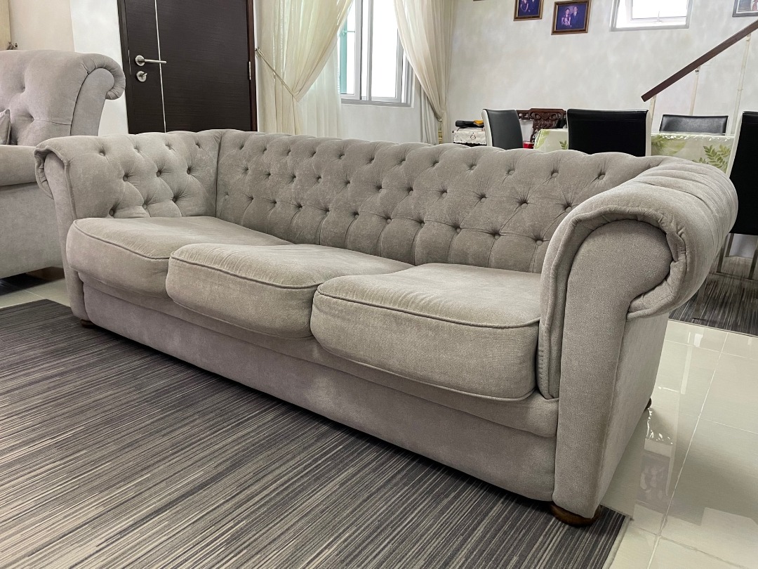 Chesterfield Sofa Grab A Bargain, Furniture & Home Living, Furniture