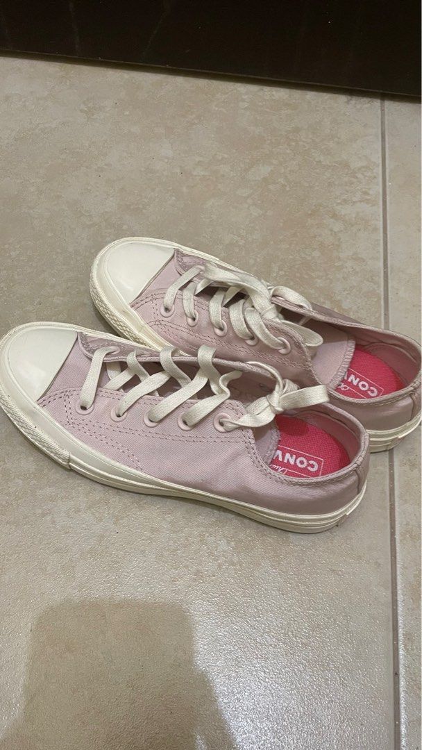 Converse Pink Shoes (Category: Sneakers) located in Manila. Submitted by looply (Listing ID 1258535710, Image 1). Description: .