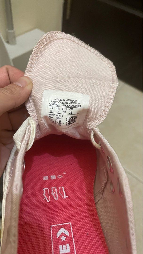 Converse Pink Shoes (Category: Sneakers) located in Manila. Submitted by looply (Listing ID 1258535710, Image 3). Description: .
