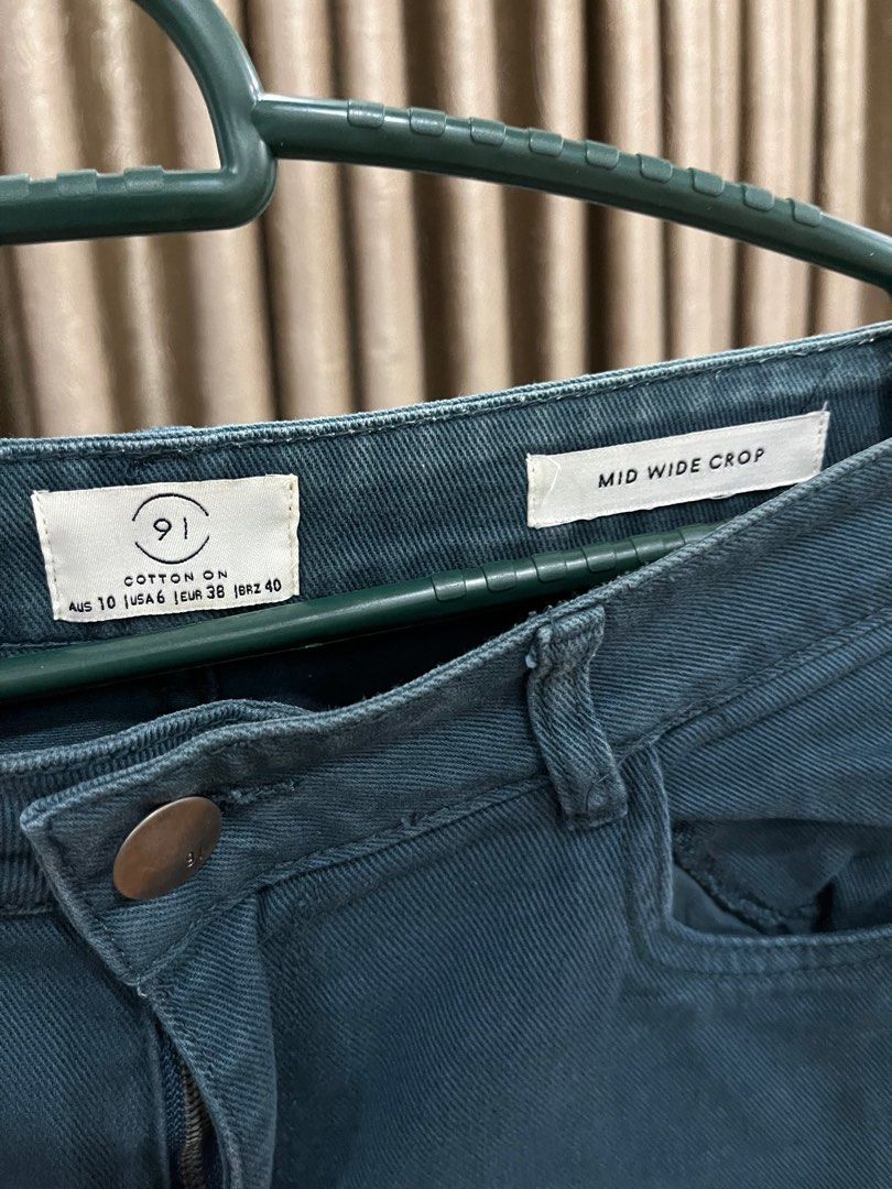Cotton on outlet mid wide crop