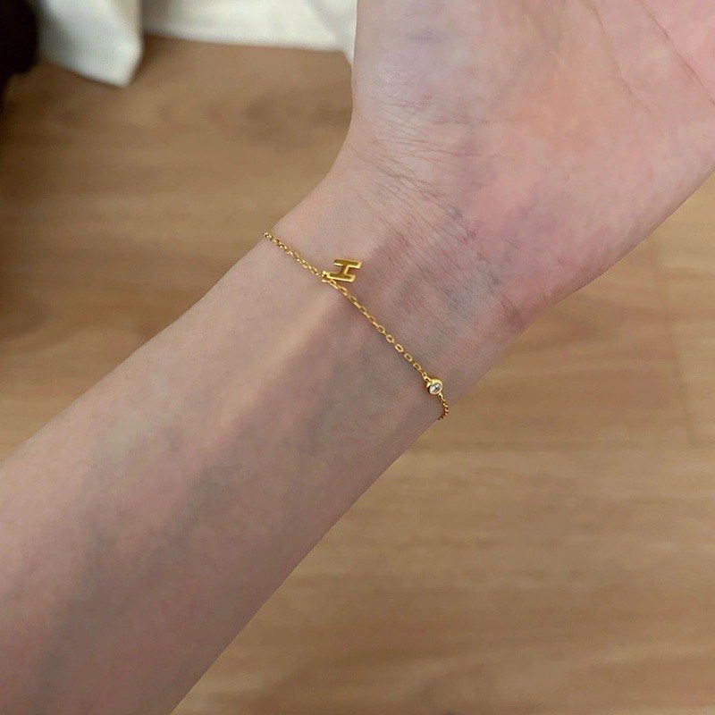 Dainty Initial H Bracelet, Women's Fashion, Jewelry & Organisers