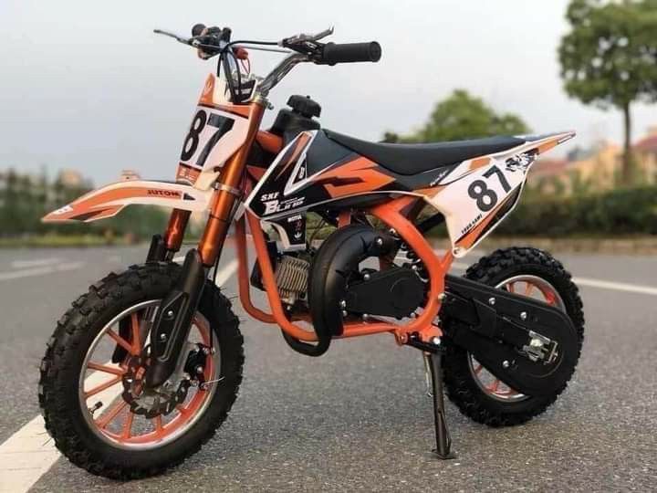 Enduro 87 (Category: Bicycles) located in Manila. Submitted by saguittarian06 (Listing ID 1258435779, Image 2). Description: 8200php ENDURO 87 (dual Pipe) for kids 49cc Engine displacement: single cylinder, two stroke Ignition mode: pull start (pull rope rebound start) Tire size: 12 x 2.75 front and rear Fuel tank capacity: 1.5 liters Gasoline/motor oil: 25-30:1 Braking method: front and rear disc brakes Transmission mode: sprocket transmission H