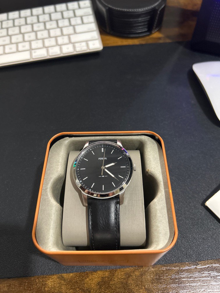 Fossil best sale minimalist watch