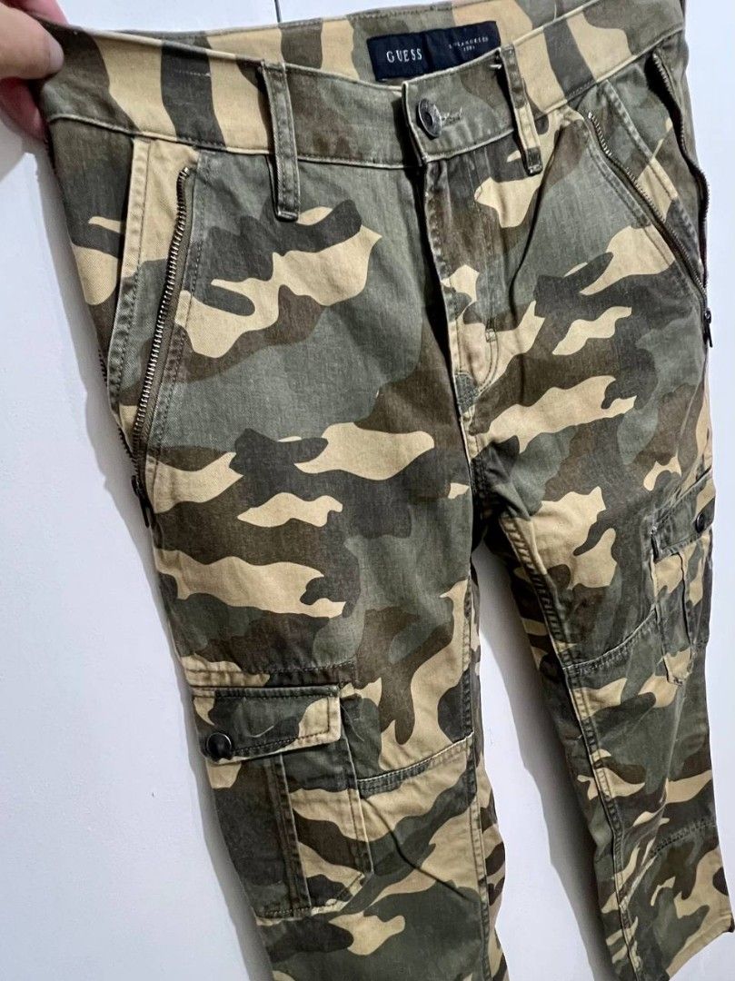 Guess camouflage pants 2025