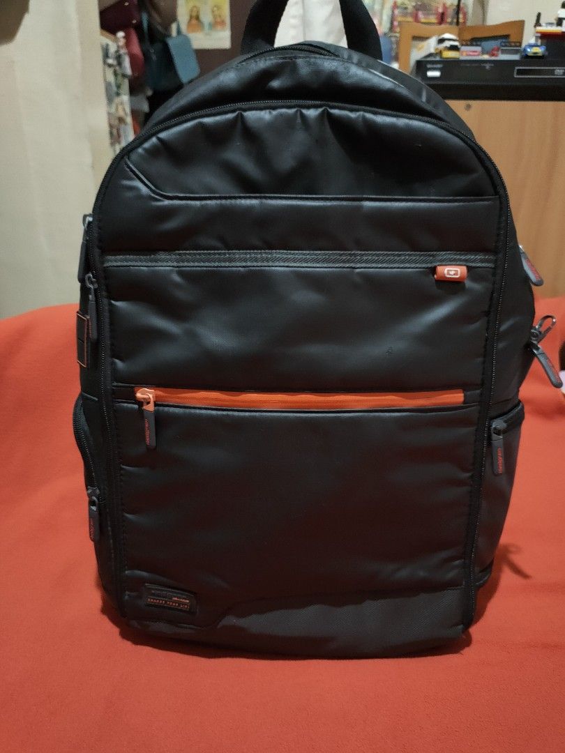 Hedgren connect deals junction backpack