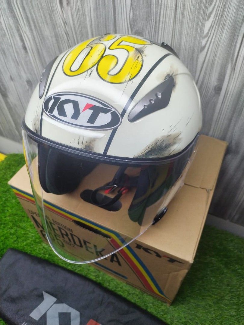 Helmet motorcycle KYT MERDEKA 65 EDITION, Men's Fashion, Activewear on