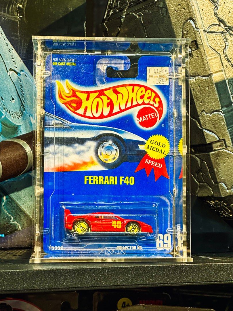Hot wheels ferrari f40 gold top