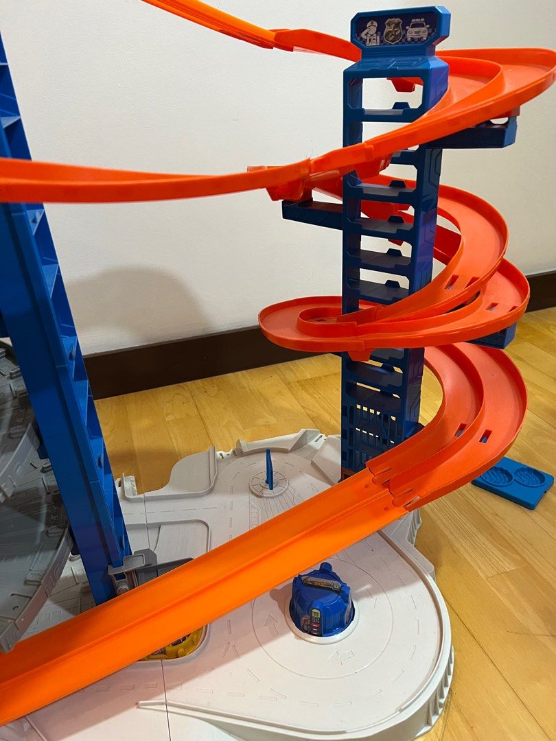 Hot wheels track 2025 super ultimate garage