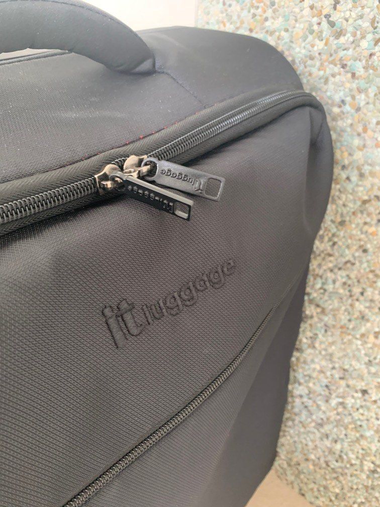 it Luggage Primark Travel Ultra Light Collection 20” 4 Wheel Trolley