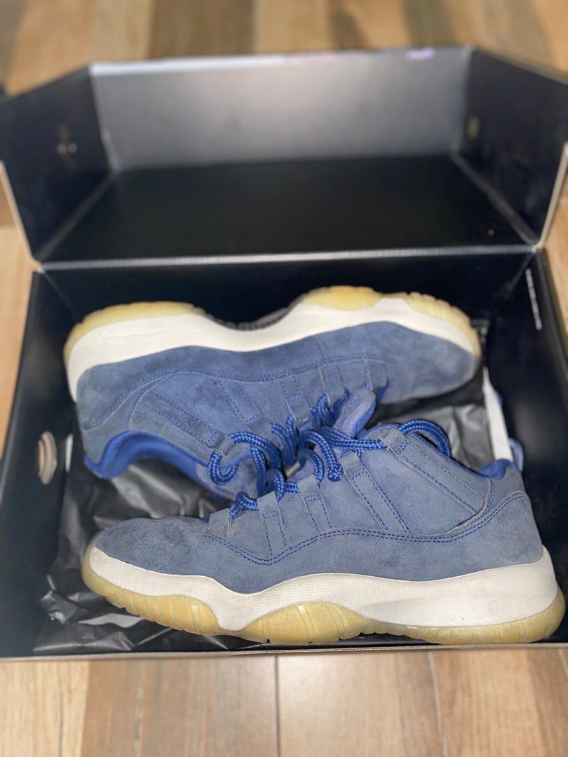Retro 11 hot sale derek jeter