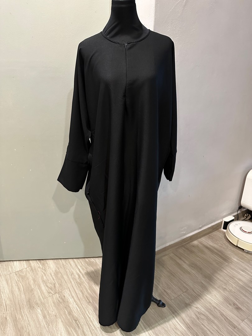 Jubah Hitam, Women's Fashion, Muslimah Fashion, Kaftans & Jubahs on ...