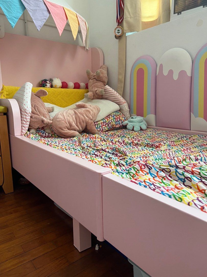 Ikea childrens store extendable bed