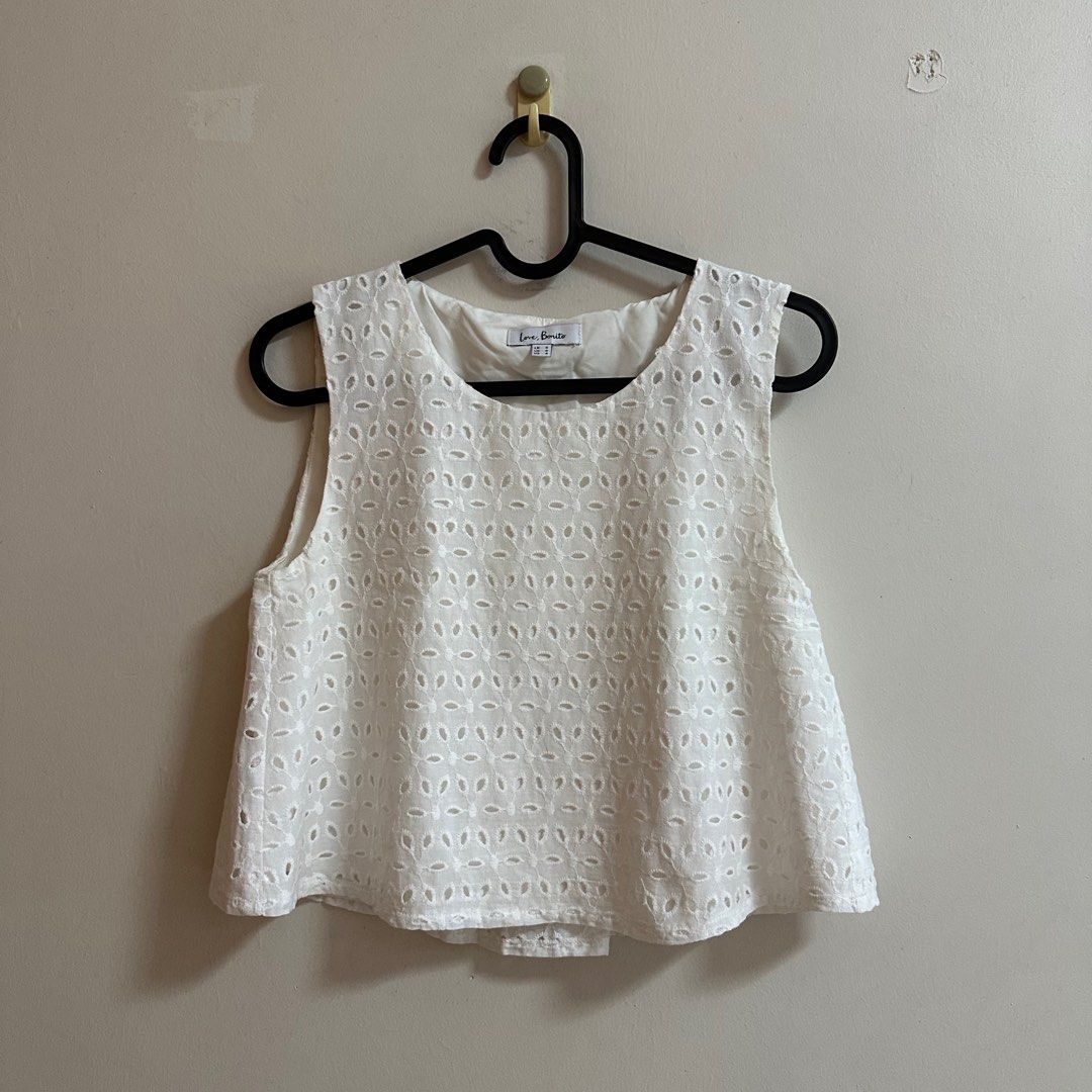 LB White Broderie Top, Women's Fashion, Tops, Sleeveless on Carousell