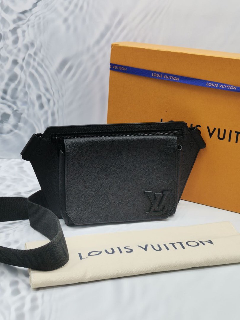 Louis Vuitton Lv Aerogram Phone Pouch Crossbody Black Leather bag, Luxury,  Bags & Wallets on Carousell
