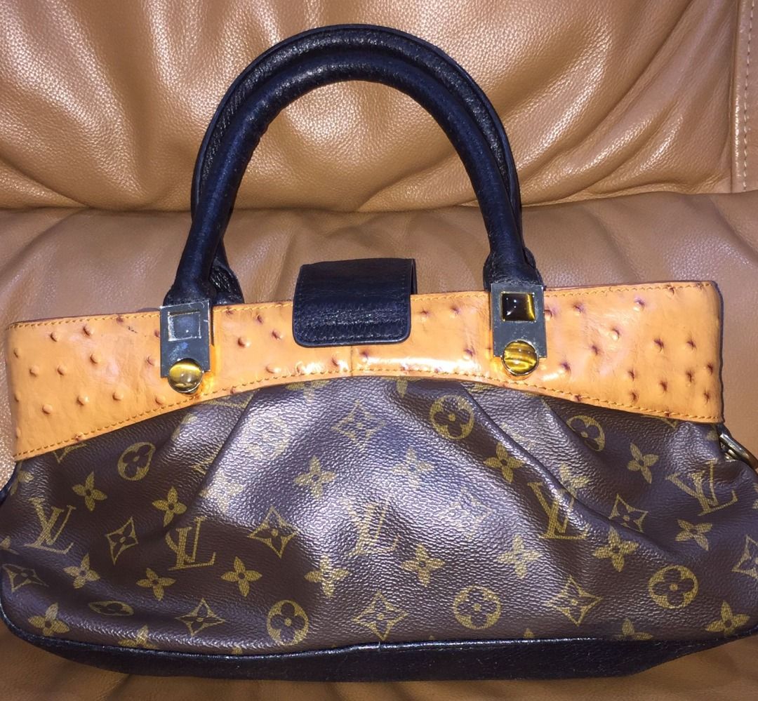 !!!LIMITED EDITION!!! Louis Vuitton Monogram Ostrich Macha Waltz