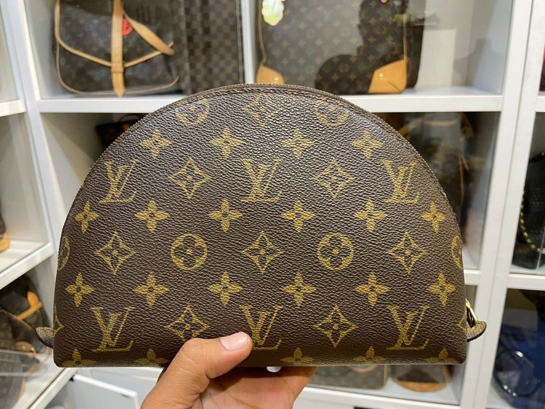 LOUIS VUITTON Monogram Canvas Ellipse GM Bag