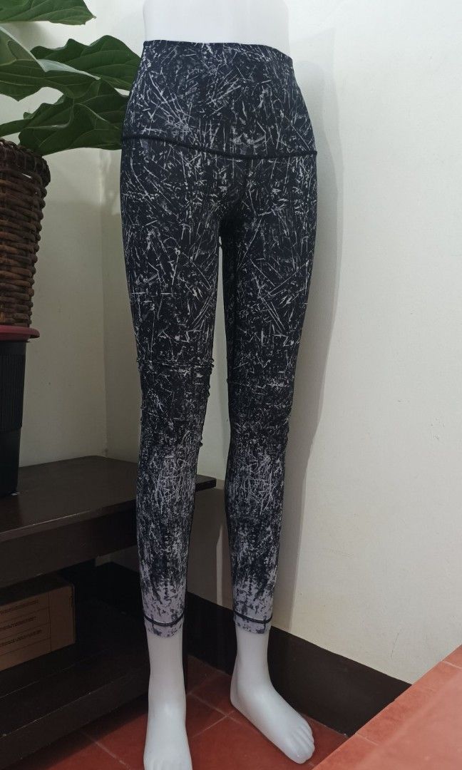 Lululemon (size 2) Leggings, Women's Fashion, Activewear on Carousell