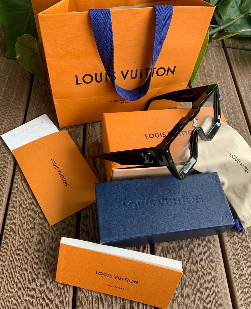 Louis Vuitton Cyclones Black sunglasses (Model: Z1578W), Men's Fashion,  Watches & Accessories, Sunglasses & Eyewear on Carousell