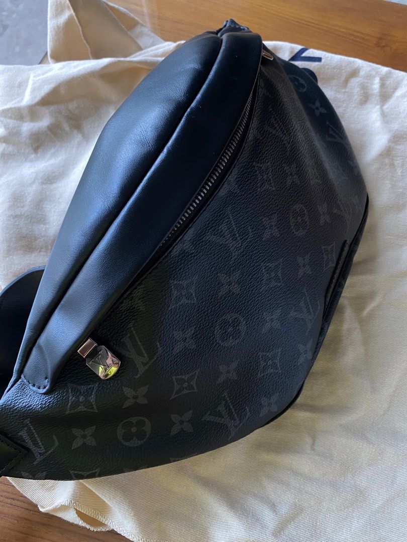 BRANDNEW LV DISCOVERY BUMBAG MONOGRAM ECLIPSE, Men's Fashion, Bags, Sling  Bags on Carousell