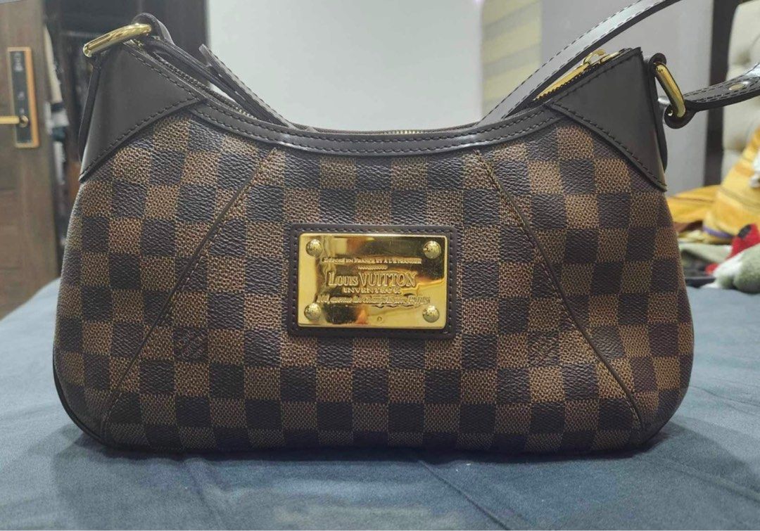 Louis Vuitton Thames PM Damier Ebene Authentic, Luxury, Bags & Wallets on  Carousell