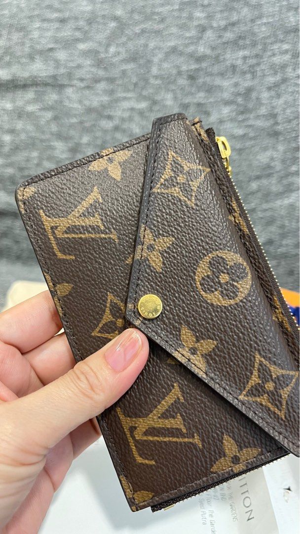LV Wallet card holder, Women's Fashion, Bags & Wallets, Wallets & Card  holders on Carousell