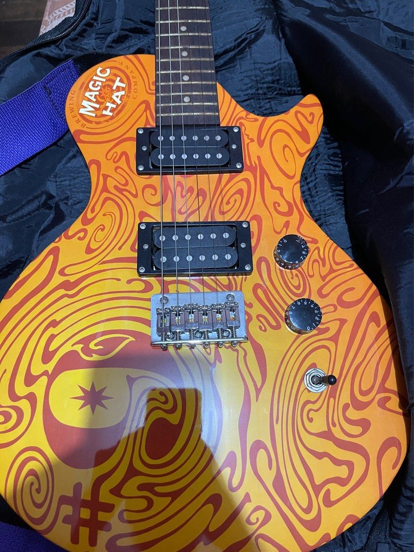 MAGIC HAT BRANDED LES PAUL STYLE ELECTRIC GUITAR (Category: Musical Instruments) located in Pasig City. Submitted by dsh_05 (Listing ID 1258486239, Image 2). Description: FOR SALE MAGIC HAT BRANDED LES PAUL ELECTRIC GUITAR ‼️ Brand New - Never Used Bought from USA Loc: Pasig .
