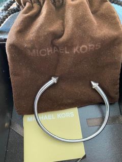 (Category: ) located in . Submitted by mooooreencloset (Listing ID 1258412709, Image 1). Description: .