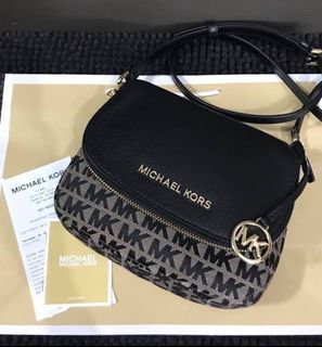 Michael Kors Mk Charm Medium Triple Gusset Crossbody Bag - Black