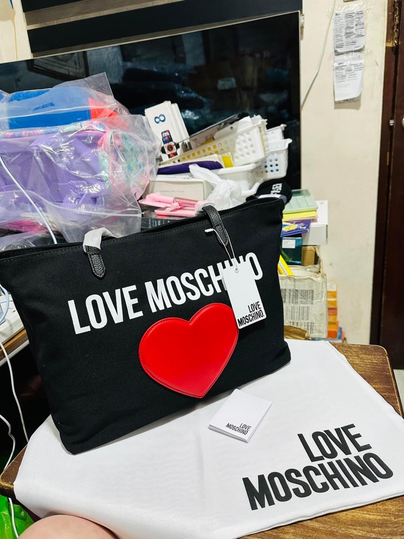Moschino gift bag hot sale