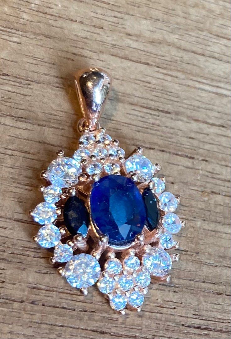 Natural blue deals sapphire pendant