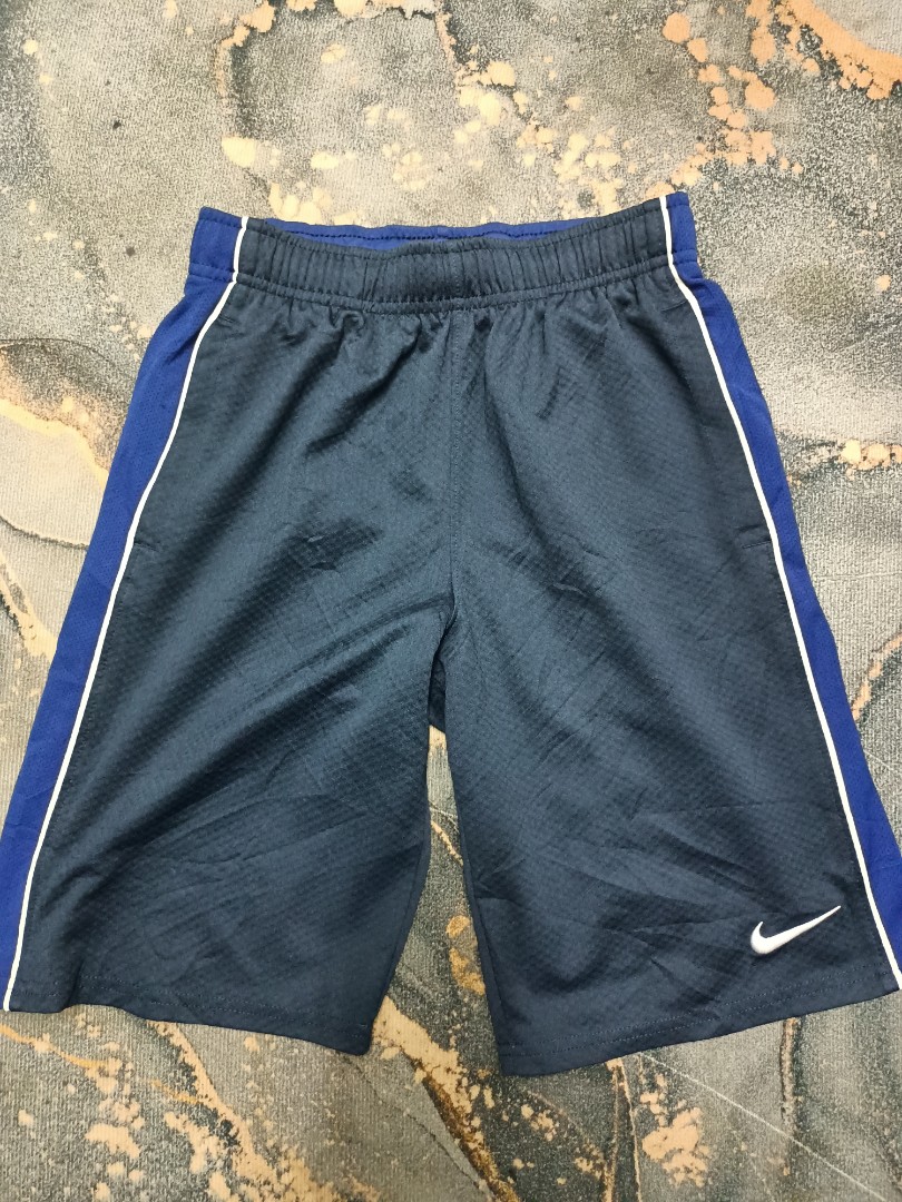 Nike pants, Men's Fashion, Bottoms, Shorts on Carousell