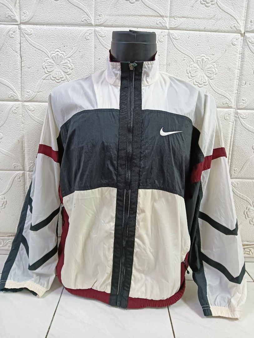 Nike vintage nylon jacket, Men's Fashion, Coats, Jackets and