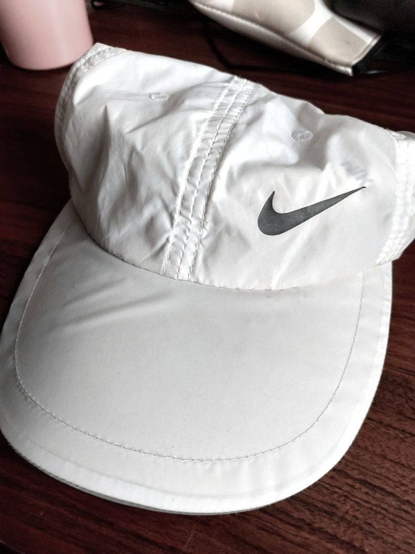 White nike fitted best sale hat