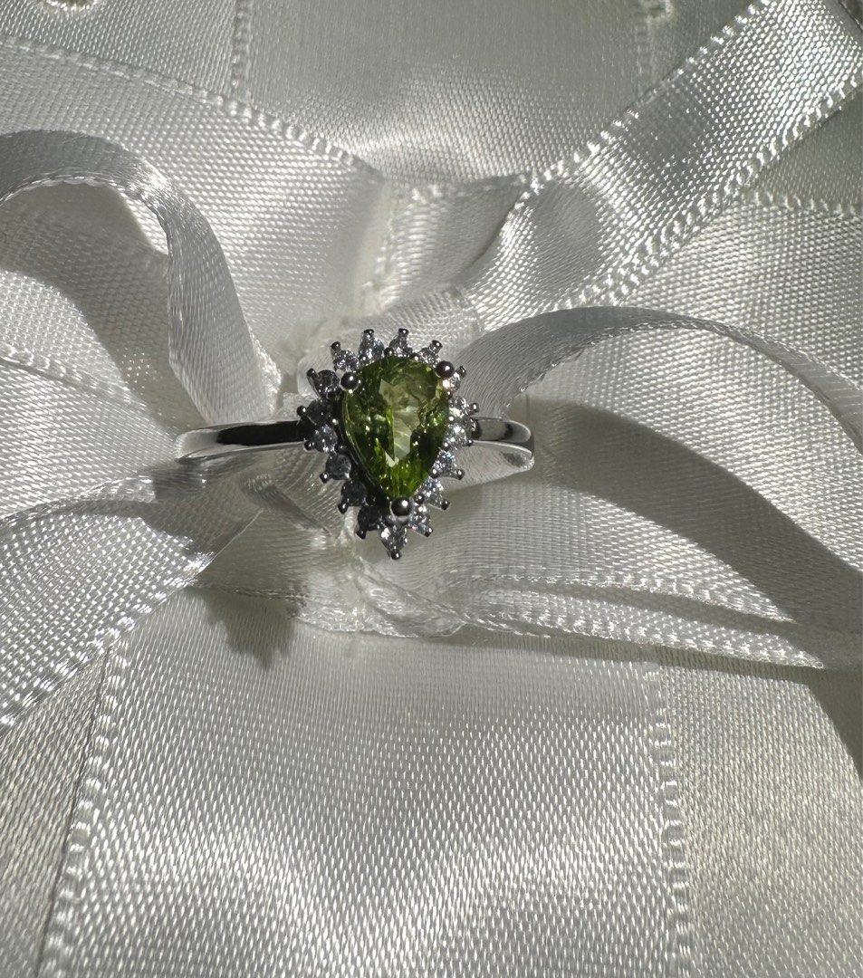 Kay jewelers peridot ring top