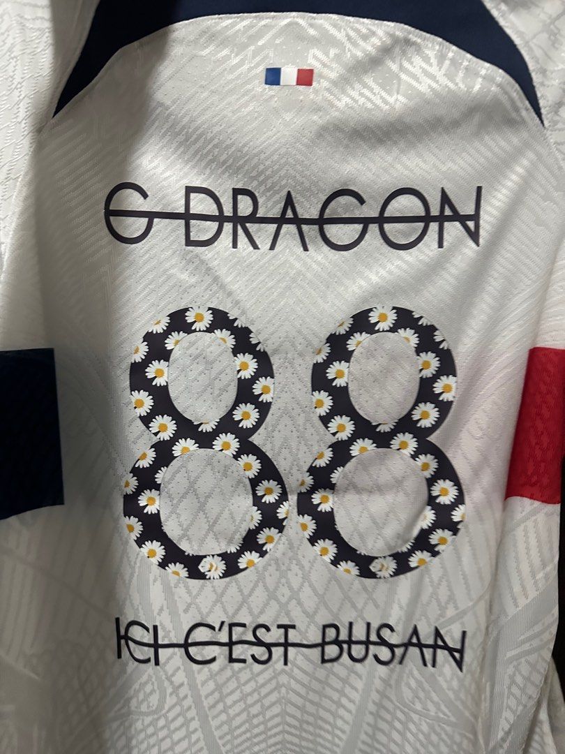 Paris Saint-Germain Taps PEACEMINUSONE for Busan Football Kit