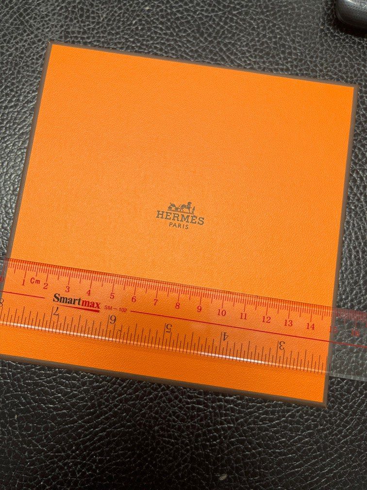 Real and new Hermes Box 15x15cm 正品愛馬士紙盒, 名牌, 飾物及配件