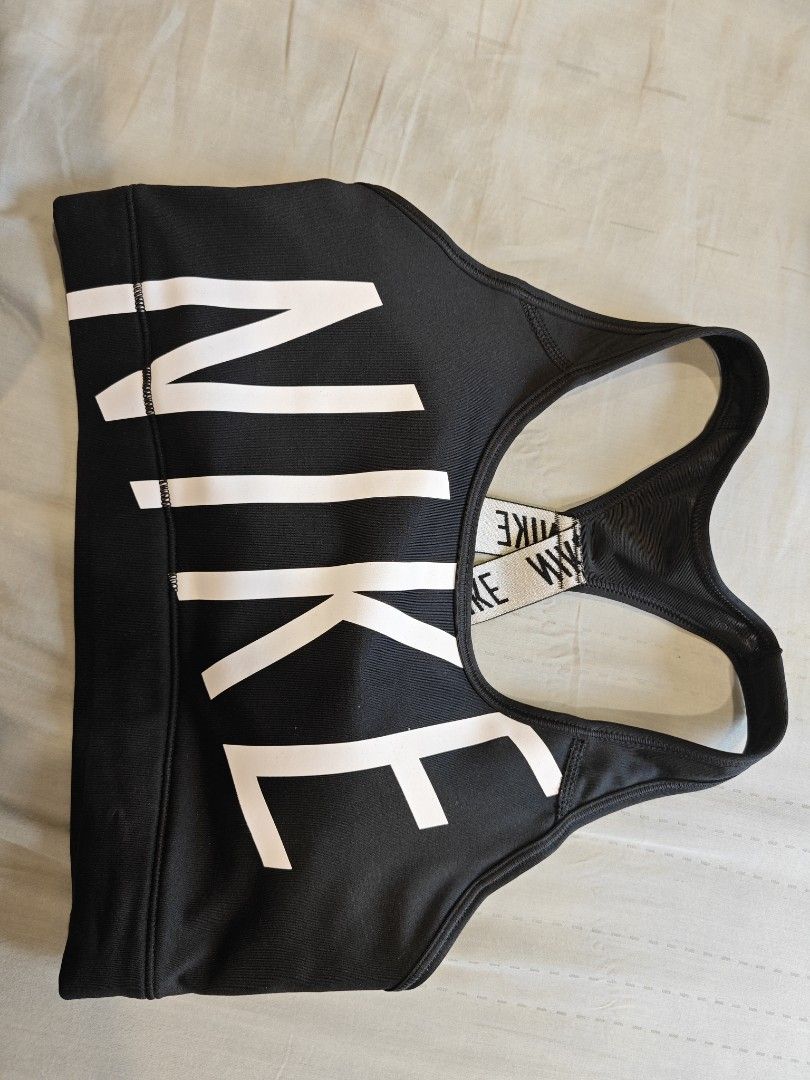Nike sport bra size L, Women's Fashion, Tops, Other Tops on Carousell