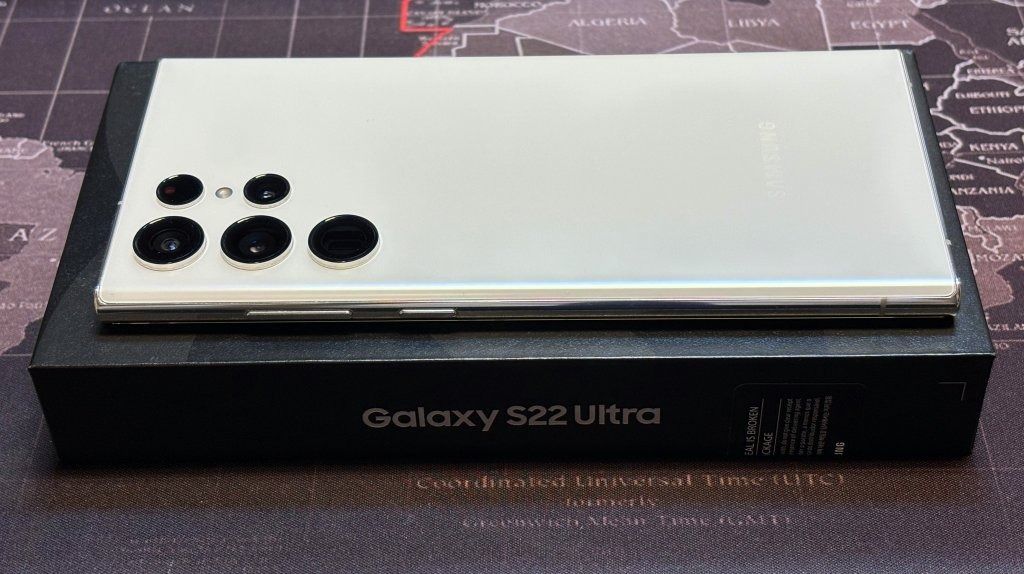 Samsung S22 Ultra 12+256GB 白色香港行貨, 手提電話, 手機, Android