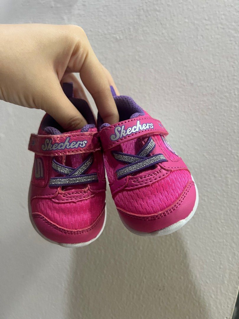 Sketchers hotsell size 16